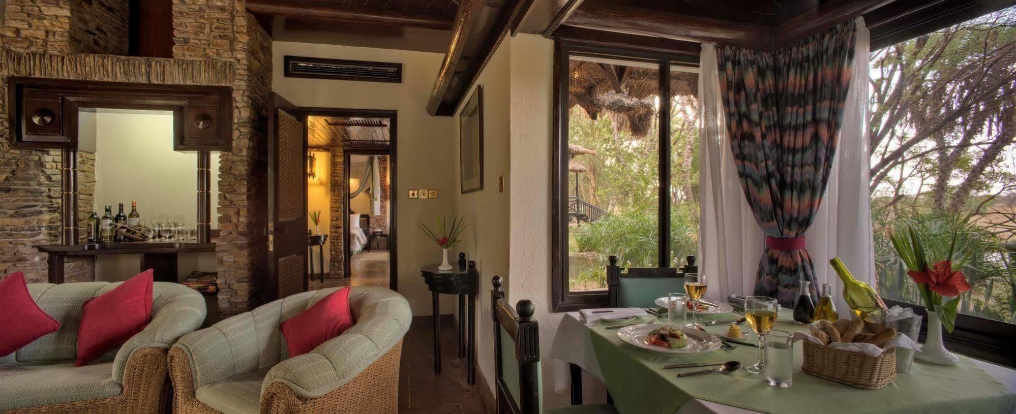 Sarova Shaba Game Lodge Archers Post المظهر الخارجي الصورة